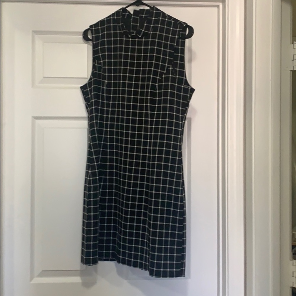 Checkered dress, almost a 70s feel.